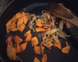 A picture of step 8 of Oyster mushroom Chinese stir fry.