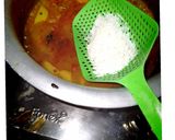 A picture of step 4 of Matar pulao.