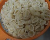 Foto del paso 2 de la receta: Pasta de caracol con champiñones, crema y chipotle