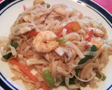 Foto del paso 13 de la receta: Gambas chow mein en salsa de ostras con noodles de arroz