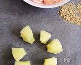 Une image de l'étape 1 de Brochettes de crevettes et ananas au graines de sésame.