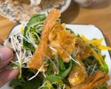 Hình bước làm 3 của món Nộm Tempeh xúc bánh đa