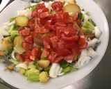 Une image de l'étape 16 de Salade tiède de pommes de terre et asperges au lard, tomates et oignon doux.