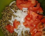 Foto del paso 3 de la receta: Ensalada de arroz, lentejas, tomate y más 🤗