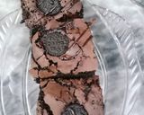 A picture of step 5 of Oreo fudge brownies ❤❤❤.