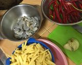 Foto langkah ke 1 dari resep Udang kentang sambal basah.