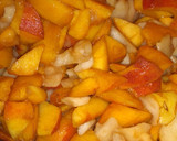 Foto del paso 1 de la receta: Budín integral de pera y duraznos mix de semillas y fruto secas