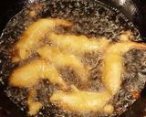 รูปขั้นตอนการทำที่ 4 ของ กุ้งชุปแป้งทอด