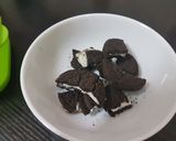 A picture of step 4 of Oreo icecream.