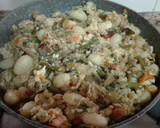 Foto del paso 3 de la receta: Huevos revueltos con ñoquis verduras, gambas y queso fresco