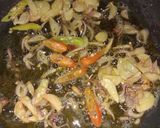 Foto langkah ke 2 dari resep Tumis Teri Bunga Pepaya.