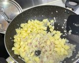 西蘭花薯仔洋蔥忌廉湯的食譜步驟3照片
