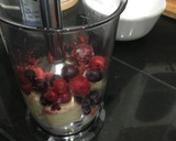 Foto del paso 2 de la receta: Smoothie de frutos rojos, kiwi y banana