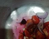 A picture of step 2 of Tomato & Beetroot Soup.