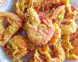Foto langkah ke 8 dari resep Udang Goreng Tepung.