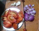 பூண்டு தக்காளி கார சட்னி(garlic tomato chutney recipe in tamil) ரெசிபி ஸ்டேப் 1 புகைப்படம்