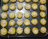 Foto langkah ke 5 dari resep Thumbprint cheese cookies.