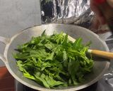 Foto langkah ke 2 dari resep Tumis Kangkung.