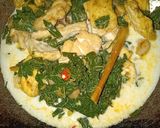 Foto langkah ke 7 dari resep Ayam Masak Daun Singkong (Mix Tahu).