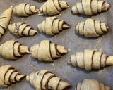 Csokis kiflik recept fázis 4 fotója