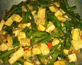 Foto langkah ke 3 dari resep Oseng kacang panjang mix tahu.
