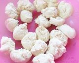 Hình bước làm 2 của món Bánh bao hoa hồng