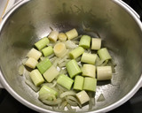 Foto del paso 2 de la receta: Porrusalda con migas de bacalao