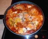 Φωτογραφία βήματος 17 της συνταγής Shakshuka. Αυγά σε σάλτσα ντομάτας