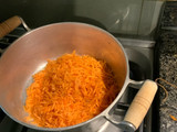 Ñoquis de zanahoria rellenos con salsa al verdeo