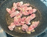 皮蛋蘑菇肉絲拌飯的食譜步驟1照片