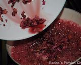 A picture of step 6 of Persian rose petals jam.