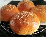 Házi hamburger zsemle és húspogácsa recept fázis 4 fotója