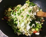 A picture of step 3 of Mix vegetables with chicken ki sabzi.