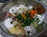 Pas rețetă Chifteluțe de legume cu salam 1 fotografie
