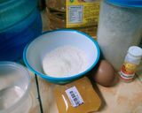 Foto langkah ke 1 dari resep Bolu Susu Kukus Stroberi.