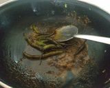 A picture of step 3 of Mirch besan fry recipe.
