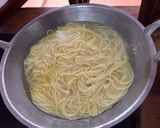 Foto langkah ke 1 dari resep Aglio Olio Tuna.