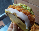 Foto del paso 6 de la receta: Arepas🍘🌽 rellenas de salteado de zanahoria🥕, aguacate y queso🧀