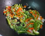 A picture of step 2 of Prawns Khao Suey.