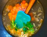 Foto langkah ke 4 dari resep Sop Oyong Bihun.