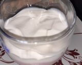 A picture of step 6 of White choco yogurt & Strawberry mousse.