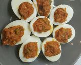 Foto del paso 6 de la receta Huevos rellenos de atun y tomate