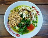 Foto langkah ke 7 dari resep Bubur Ayam Kuah Kuning.