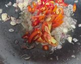Foto langkah ke 4 dari resep Cah Kangkung Saus Tiram.