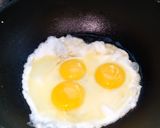 Foto langkah ke 5 dari resep Kwetiau goreng.
