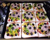 A picture of step 2 of Bread pizza.