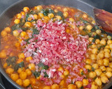 Foto del paso 3 de la receta: Garbanzos con espinacas y jamón