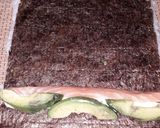 Foto del paso 3 de la receta: Sushi de salmón rosado