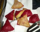A picture of step 12 of Two Colours samosa.