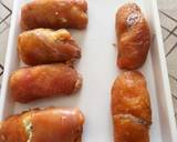 Rántott, baconos csirkemell tekercs, kapros és áfonyás juhtúrós töltelékkel recept lépés 3 foto